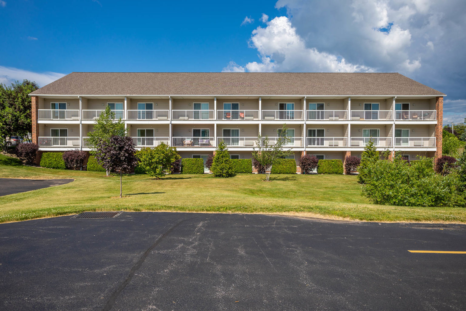 Apartments in Erie, PA Laurel Springs